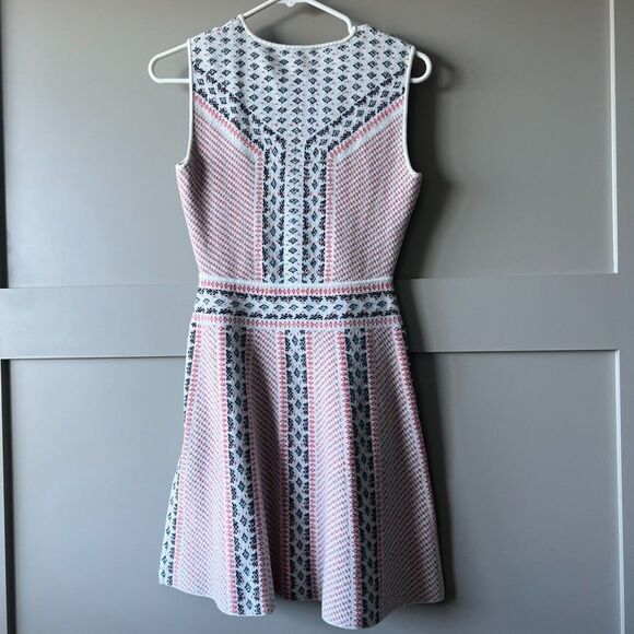 BCBG Maxazria Wilma Sleeveless Dress Women XXS Jacquard Geometric Fit and Flare - Picture 2 of 12